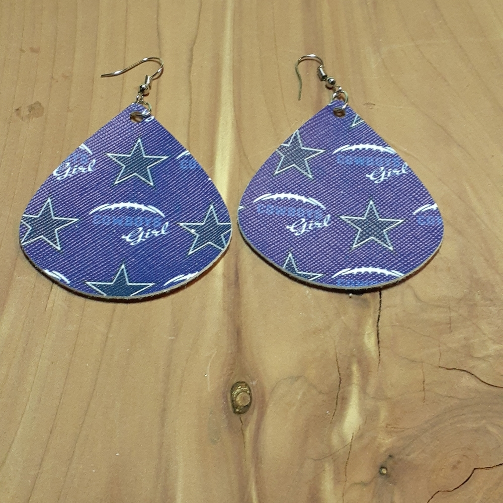 💕3/15💕 Faux leather Cowboys earring